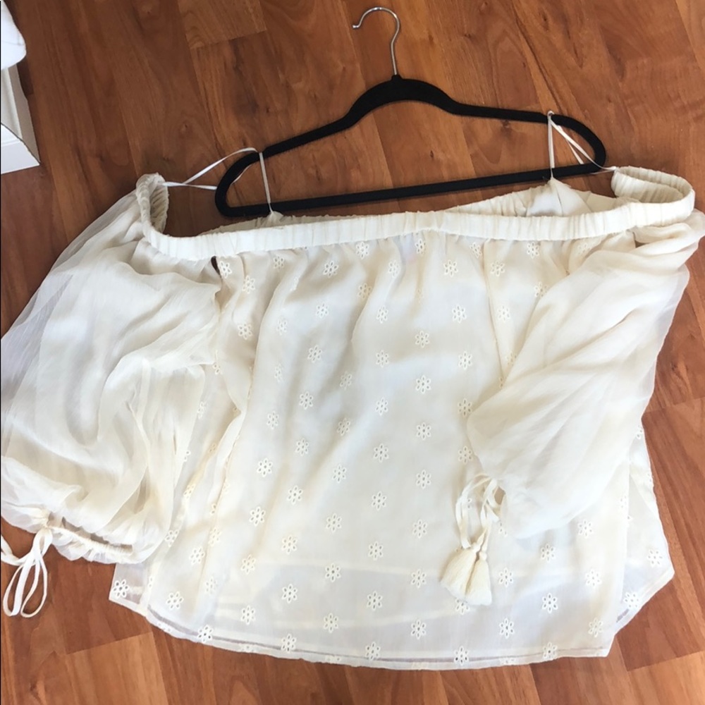 Vince Camuto Off Shoulder Top